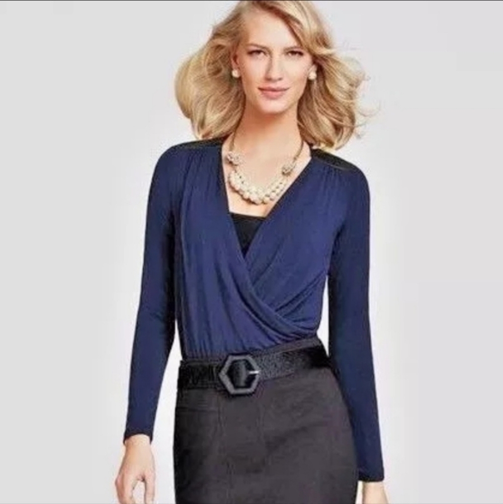 CAbi Luxury Tee 953 Navy Blue Black Faux Leather Shoulders Women's Medium M Wrap